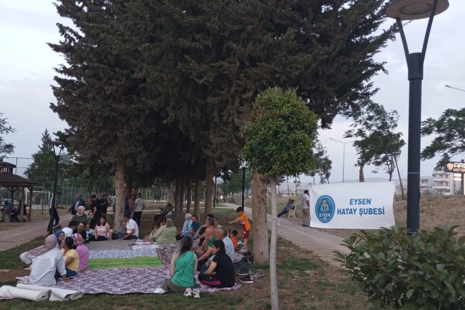Hatay İl Temsilciliğimiz, üyelerimiz ile çiğ köfte etkinliğinde bir araya geldi... 